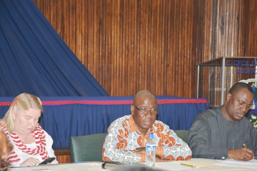 تحسين الخدمة العامة من خلال التعاقد على الأداء والمساءلة الاجتماعية