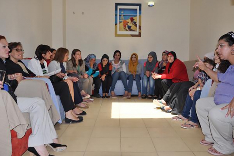 &amp;quot;مركز محور تمكين المرأة والأسرة&amp;quot; - مركز قائم على الحقوق