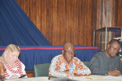 Улучшение государственной службы посредством заключения контрактов и социальной ответственности